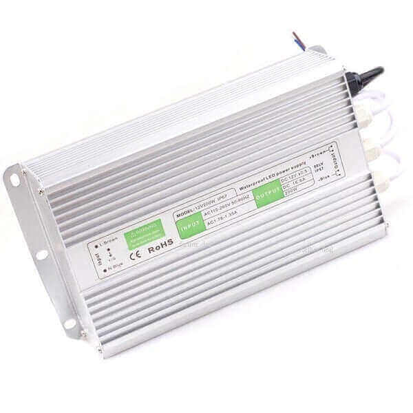 12 V DC - 110 - 240 V AC Vesitiivis IP67 virtalähde